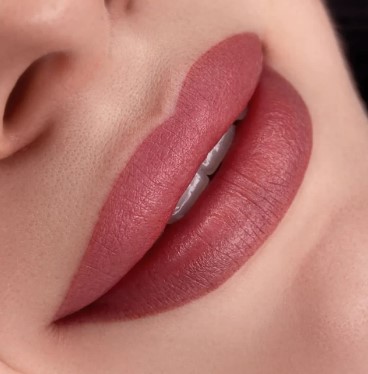 Kalıcı Dudak Renklendirme İşlemi